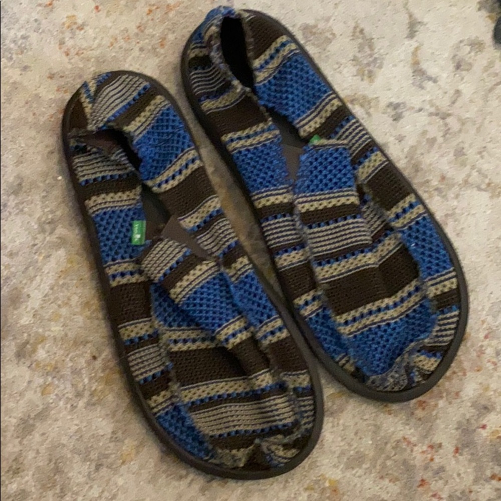 Sanuk shoes